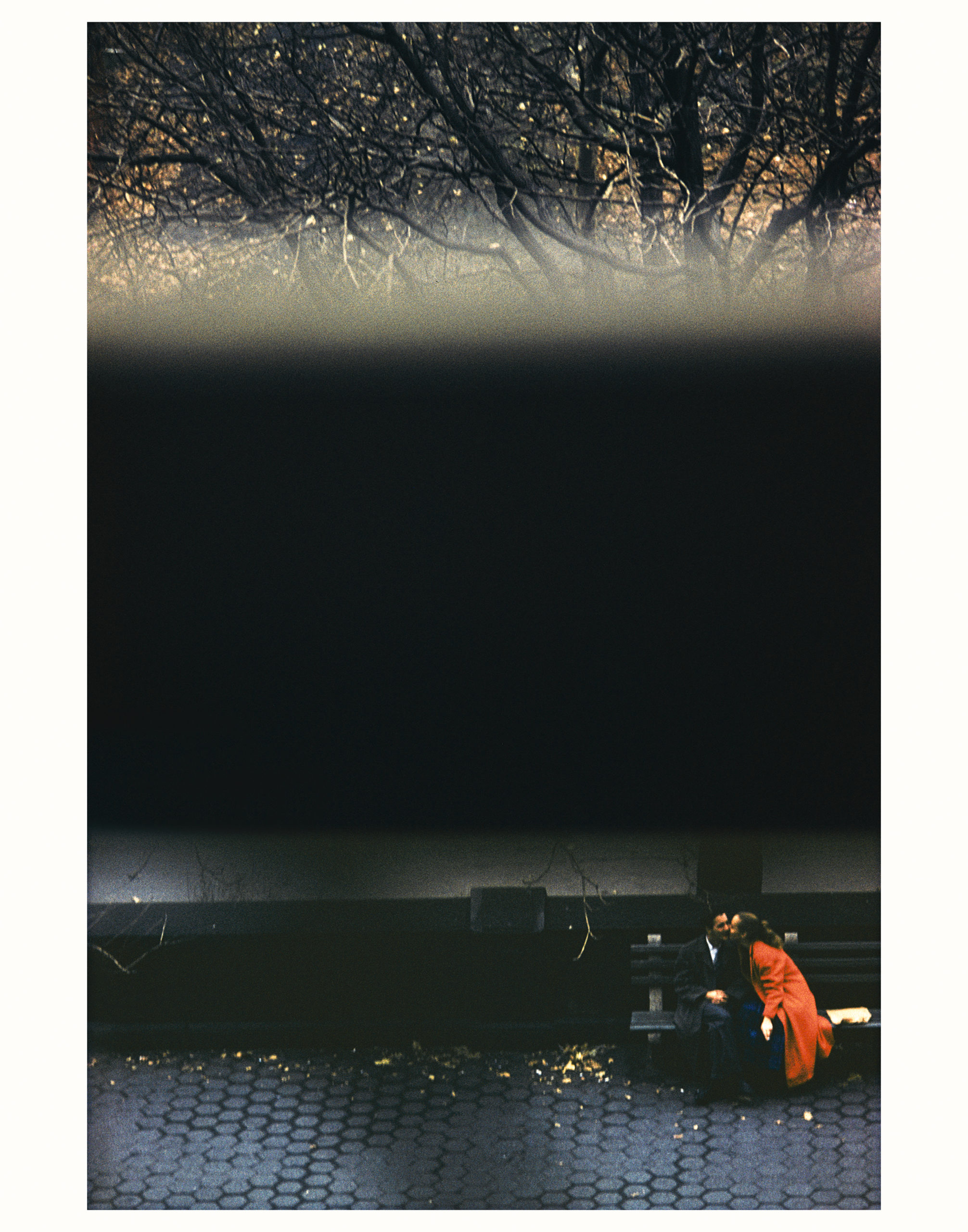 無題 ( セントラルパーク) Undated Kodachrome Source box: “Personal Park and Lovers”. © 2022 Saul Leiter Foundation