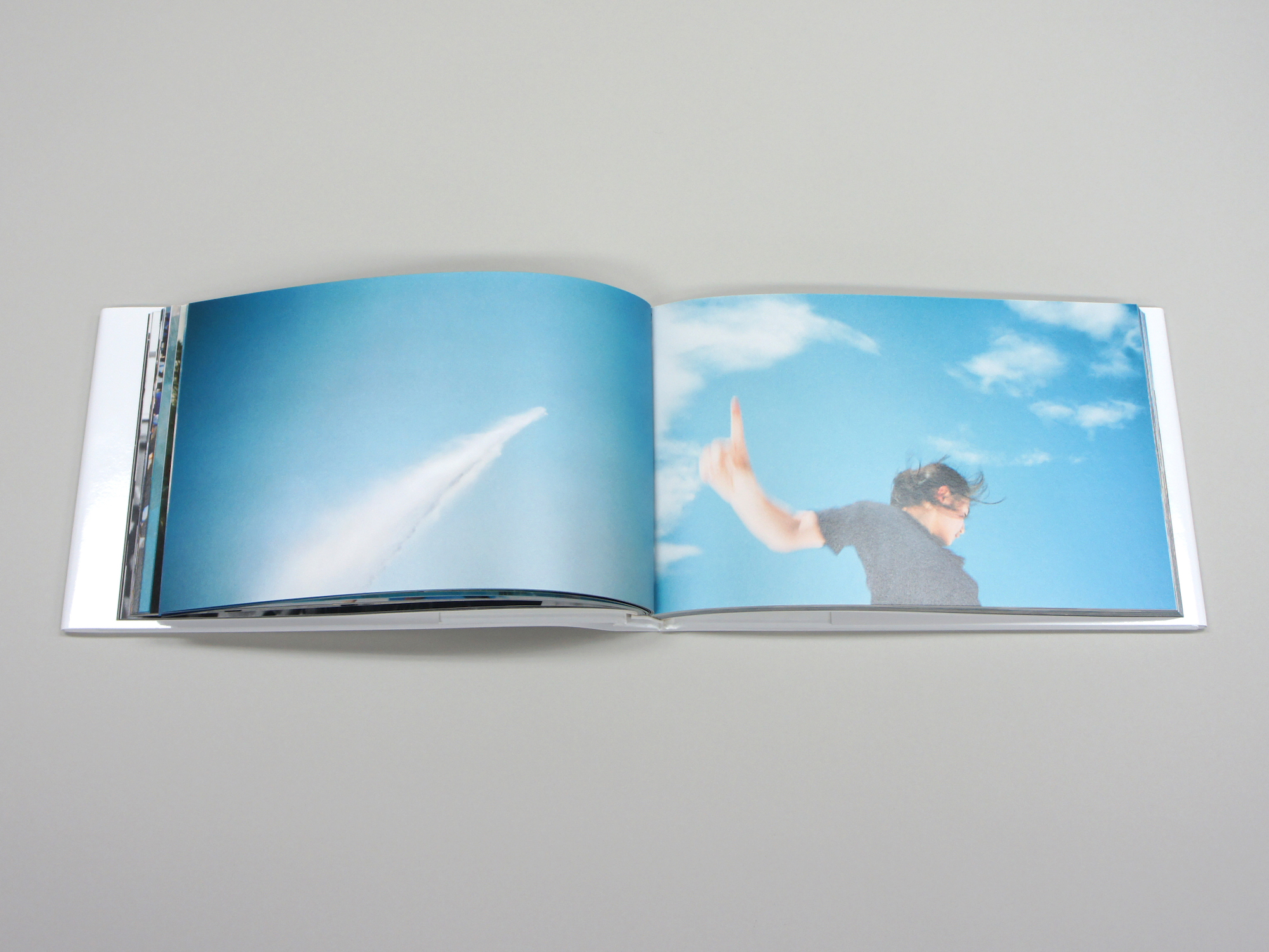 POCARI SWEAT｜青幻舎 SEIGENSHA Art Publishing, Inc.